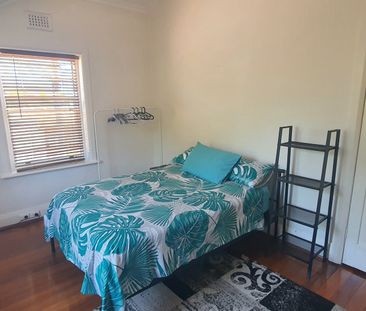 Bassendean - Photo 4