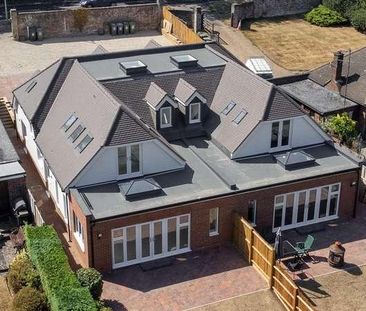 London Road, Bourne End, HP1 - Photo 1