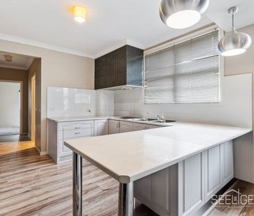 Perfect Position - Photo 5