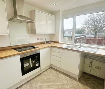 3 bedroom terraced house to rent - Photo 4