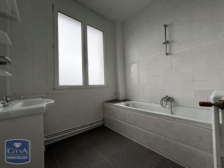 Location Appartement 4 pièces 116m² ST NAZAIRE 44600 - Photo 2