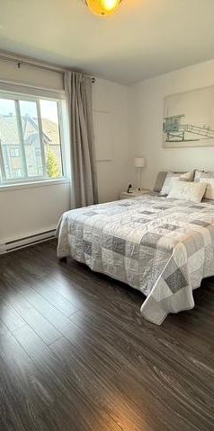 Logement 5 1/2 à louer - Photo 1