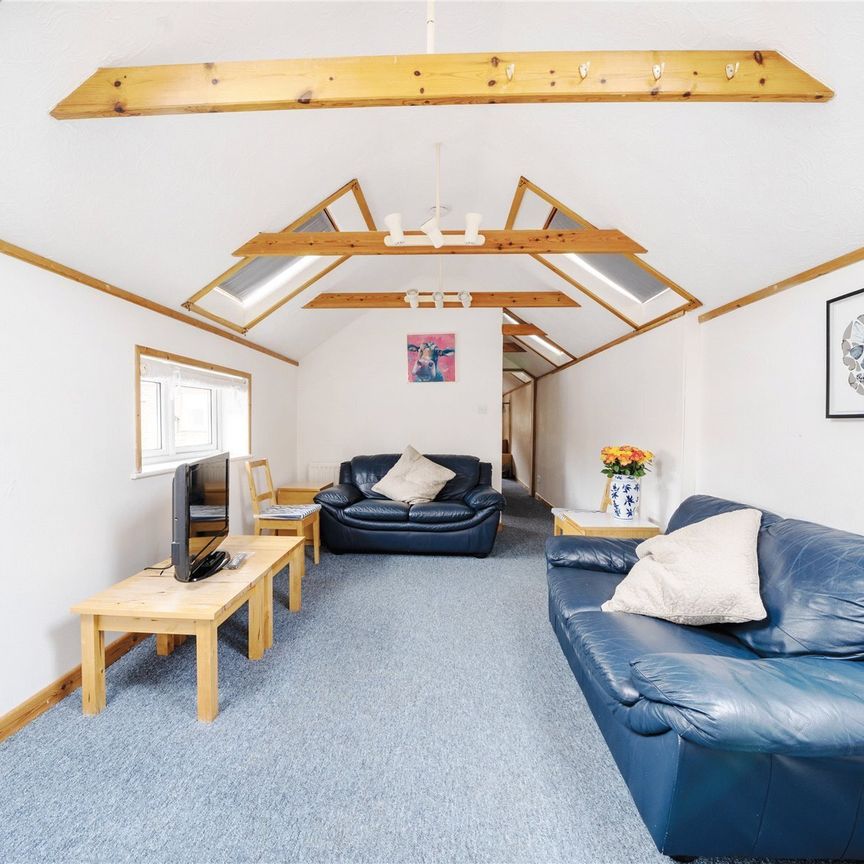 Station Road, Sway, Lymington, SO41 flat to rent - Photo 1