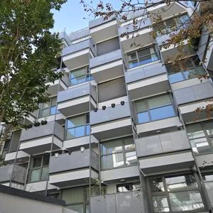 TOP-BALKONHIT DIREKT BEI WIEDNER HAUPTSTRASSE SOWIE INNENSTADTNÄHE ! - Photo 2