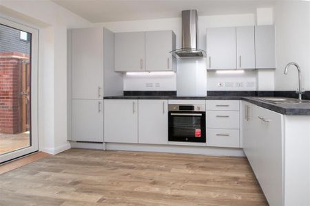 3 bedroom semi-detached house to rent - Photo 5