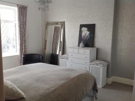 2 bedroom end of terrace house to rent - Photo 2