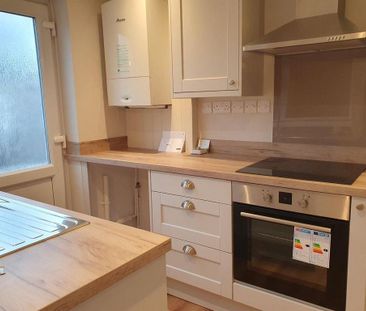 3 bedroom terraced house to rent - Photo 6