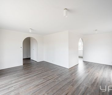 5 Somerset Close, Werribee, Vic 3030 - Photo 1