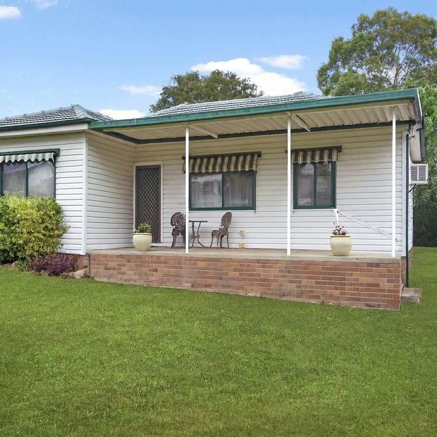 Cottage Home In Quiet Location - Ducted A/C - Photo 1
