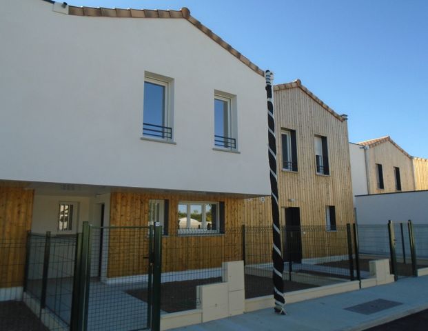 Location Maison 4 pièces 86m² AMBARES ET LAGRAVE 33440 - Photo 1