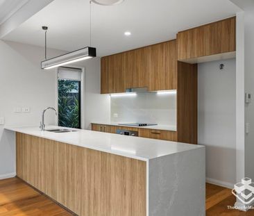 Spacious 4-Bedroom Townhome with Quality Finishes - Photo 6