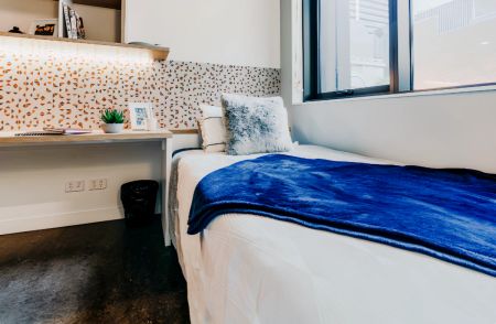 Standard Room in 6-Bed Apartment - Photo 3