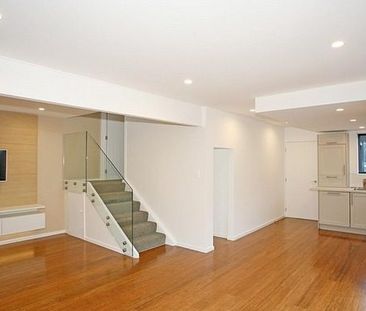 Perfect Living in Merivale! - Photo 2