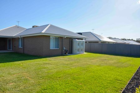 Family Home In An Ideal Location! - Photo 5