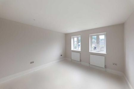 5 bedroom detached house to rent - Photo 3