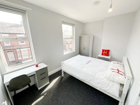 4 bedroom terraced house to rent - Photo 5