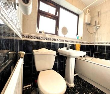 5 bedroom detached house to rent - Photo 1