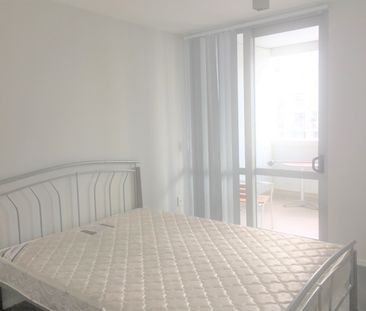 Centrally Located Furnished 1 Bedroom Apartment - Photo 4