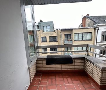 Gezellig appartement met 2 slaapkamers en balkon in het hartje van ... - Photo 4