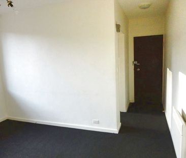 One bedroom apartment in perfect location - Photo 4