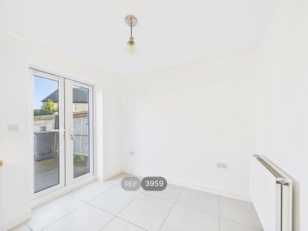 3 bedroom terraced house to rent - Photo 3