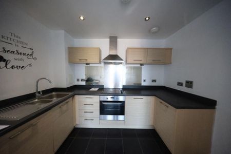 2 bedroom flat to rent - Photo 4