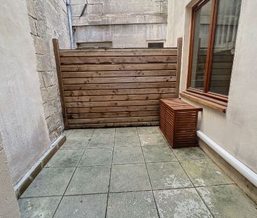 A LOUER AVIGNON INTRAMUROS ( 84000 ) : appartement 1 pièce - non me... - Photo 4