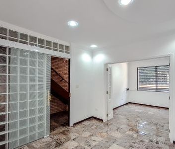 Casa para alugar com 160m², 3 quartos e 1 vaga - Photo 1