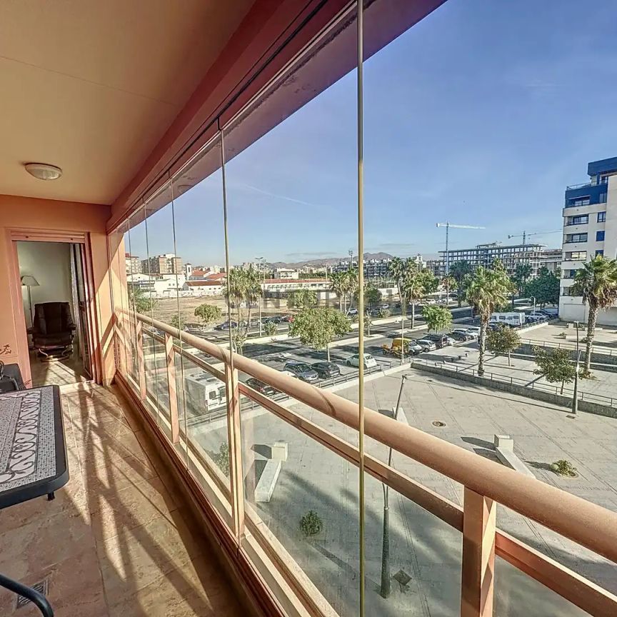 Apartamento de alquiler en Calle Pacífico , 29, Paseo Marítimo Oeste - Pacífico - Foto 1