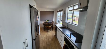37 Sunnyvale Street, Bell Block, New Plymouth - Photo 3