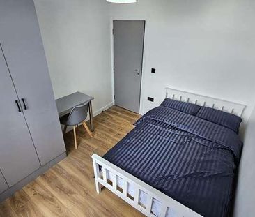 Grovehall Drive, Leeds, LS11 - Photo 4