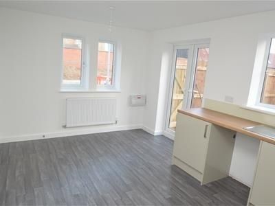 2 bedroom terraced house to rent - Photo 3