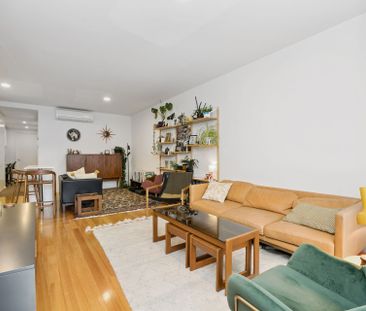 Cosmopolitan inner city living - unfurnished - Photo 4