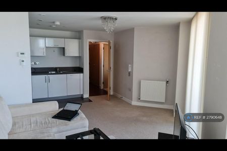 1 bedroom flat to rent - Photo 2
