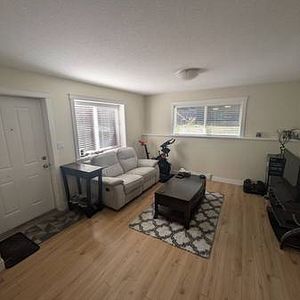 2 bedroom suite in Pleasant Valley N Nanaimo - Photo 2