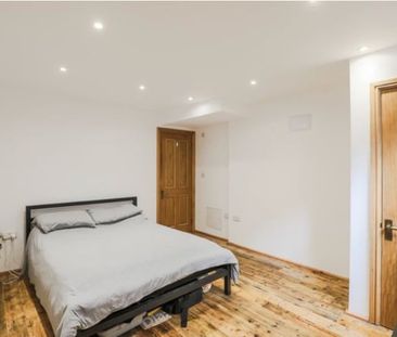 2 Bed Maisonette, Temple Street, E2 - Photo 5