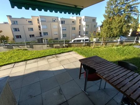 "Helle Wohnung in Stadtnähe mit sonnigem Gartensitzplatz zu vermieten" - Photo 4
