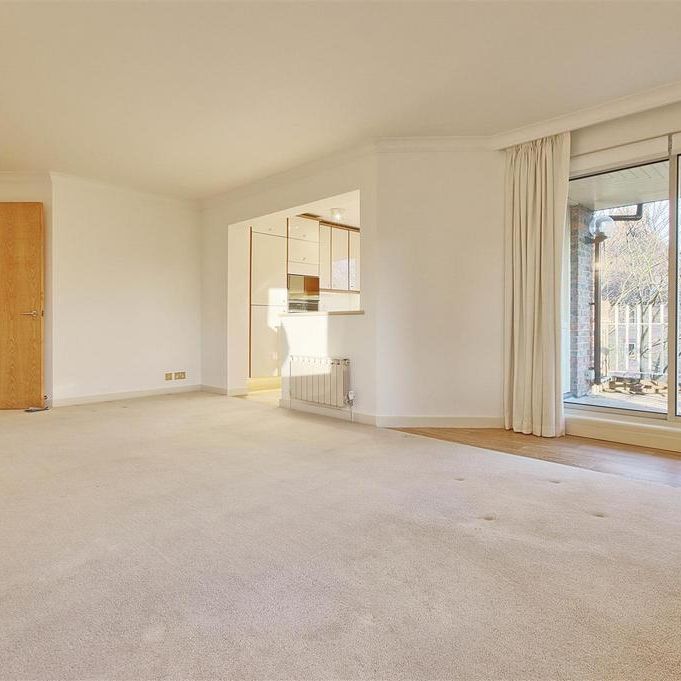 3 bedroom flat to rent - Photo 1