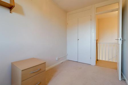 4 bedroom detached house to rent - Photo 4