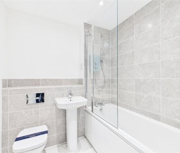 2 bedroom semi-detached house to rent - Photo 5