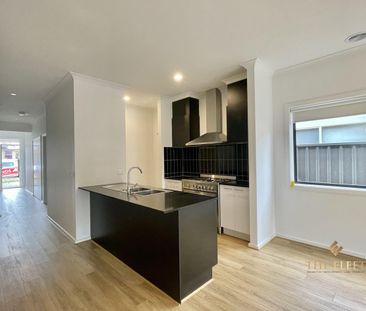 Stylish & Spacious 4-Bedroom Home with Premium Finishes & Modern Co... - Photo 5