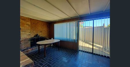 Family Home in Prime Location! - Photo 2