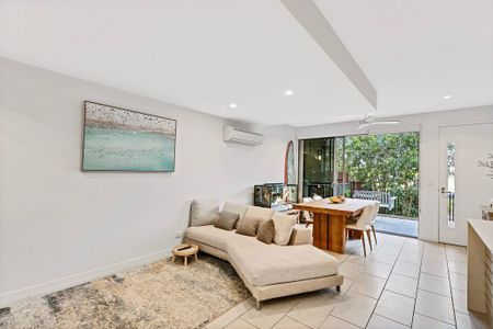 Stylish 3-Bedroom Townhouse in Brightwater! - Photo 2