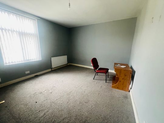 4 bedroom house to rent Leamington Street, Bradford, West Yorkshire, BD9 - Photo 1