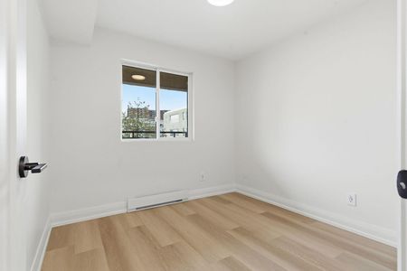 Spacious and modern 2 bedroom - Photo 2