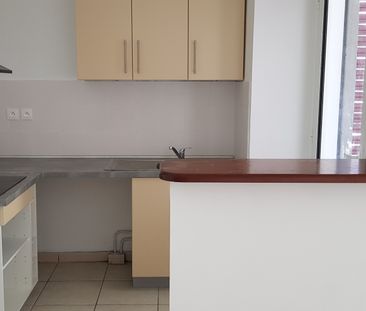 Location Appartement 3 pièces 58m² ST DENIS 97400 - Photo 2