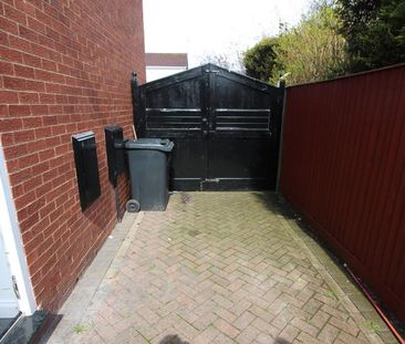 2 bedroom semi-detached house to rent - Photo 3