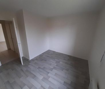 Location Appartement 2 pièces 53m² HENIN BEAUMONT 62110 - Photo 4