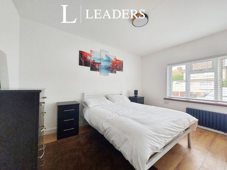 1 bedroom room to rent Hedingham Road, Dagenham, RM8 - Photo 5