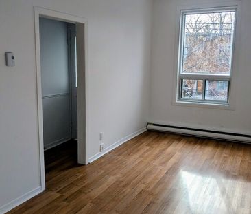 Logement Rénové 3 1/2 - Personne Seule - Photo 3